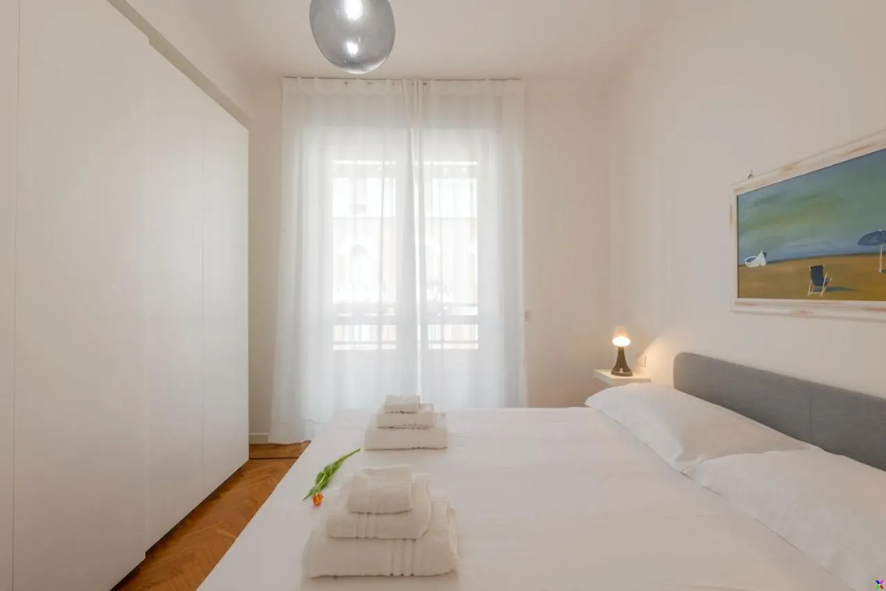 Apartment Bnbutler - Verona 12, Porta Romana District Milan Italy