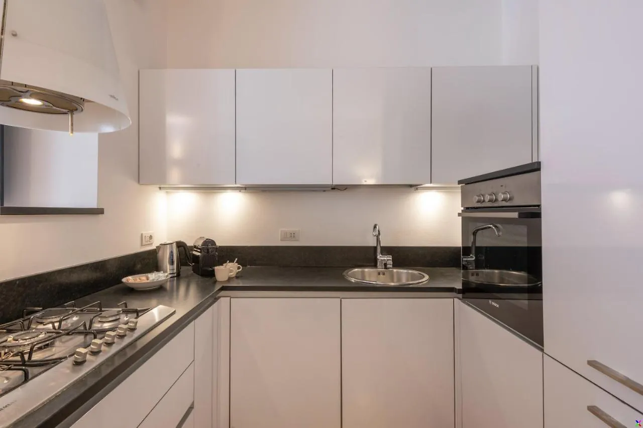 Apartment Bnbutler - Verona 12, Porta Romana District Milan