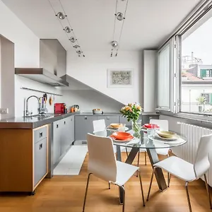 The Orange Attic - Navigli Area Apartment
